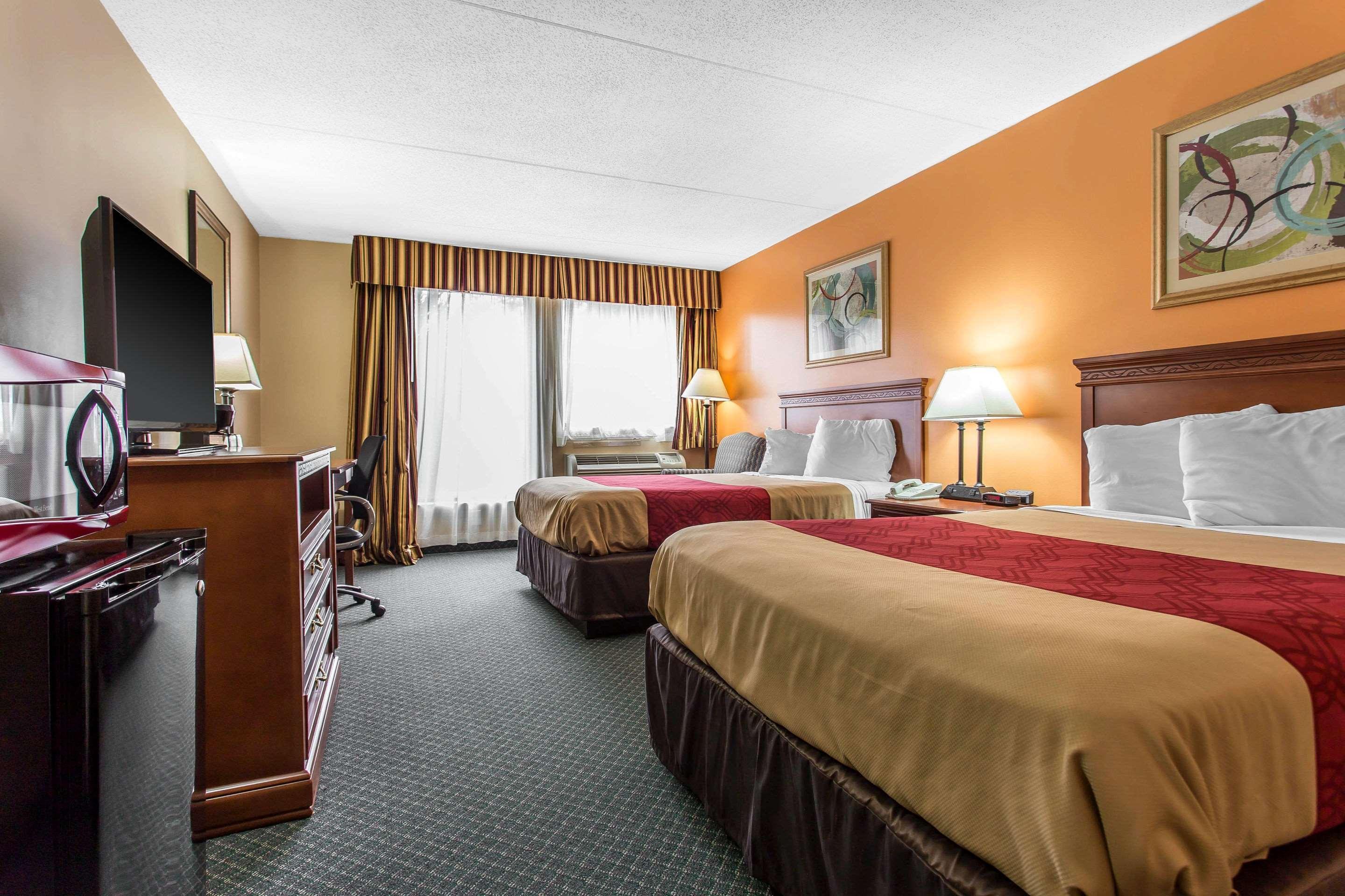 Econo Lodge & Suites Southern Pines Exteriör bild