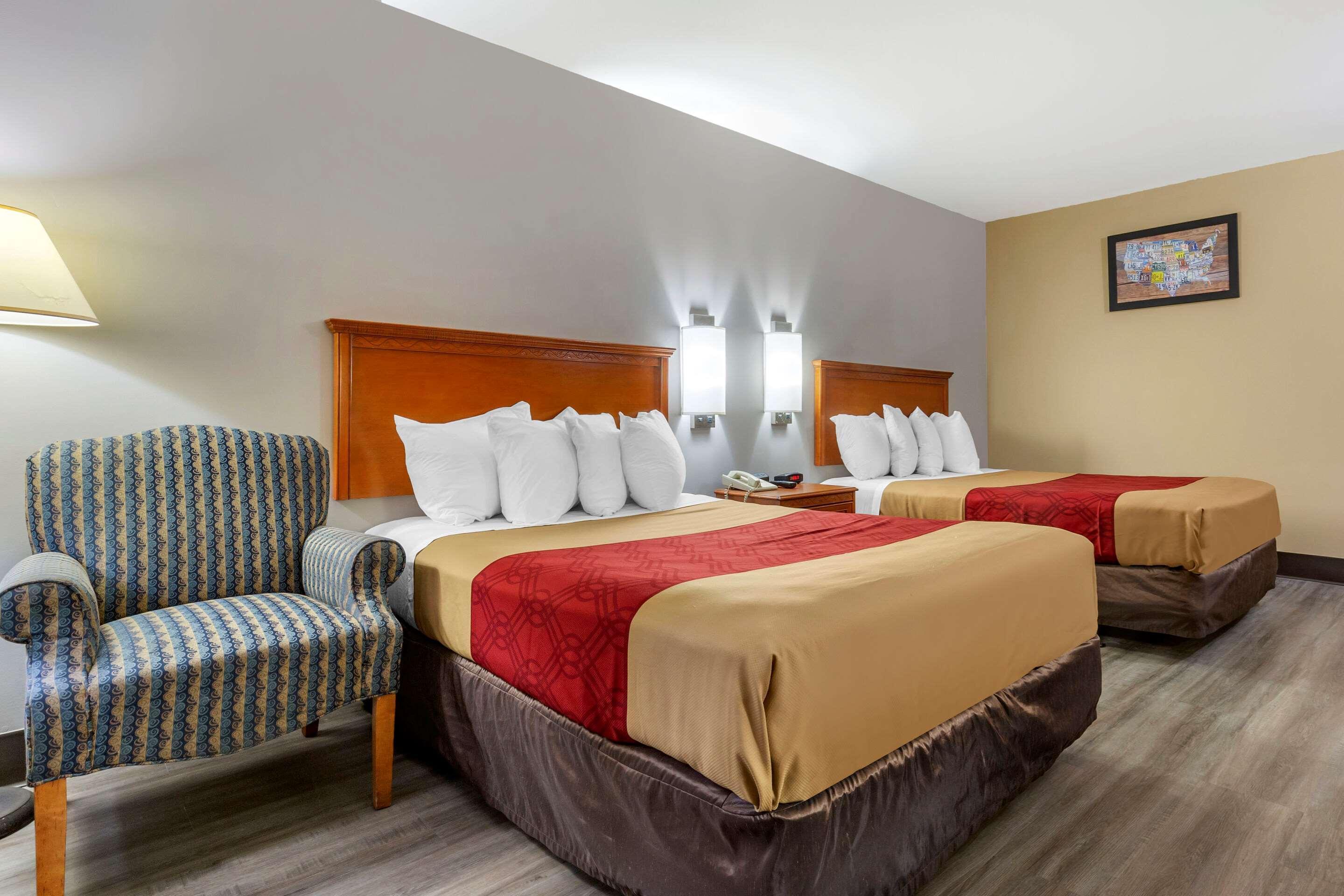 Econo Lodge & Suites Southern Pines Exteriör bild