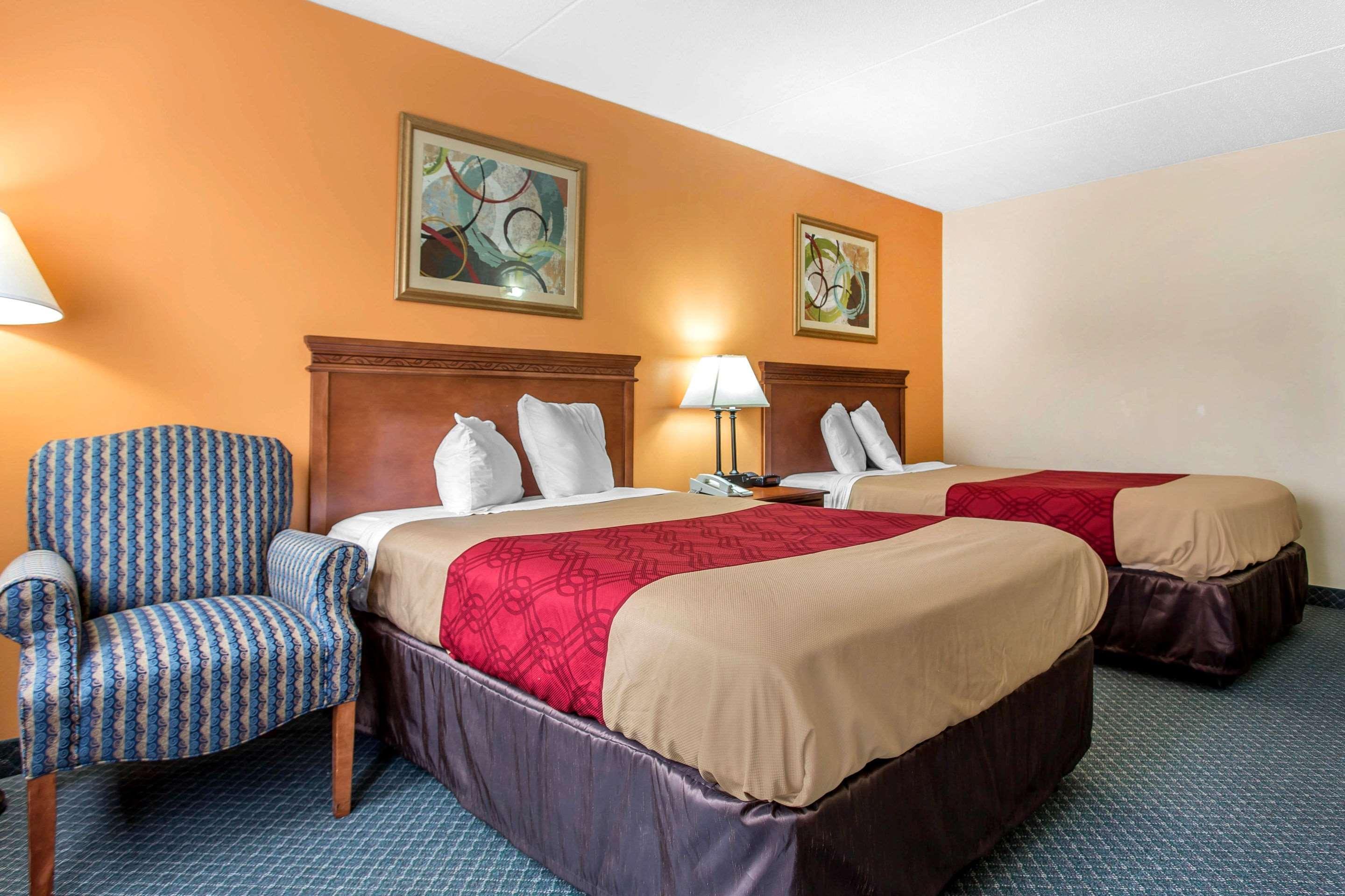 Econo Lodge & Suites Southern Pines Exteriör bild