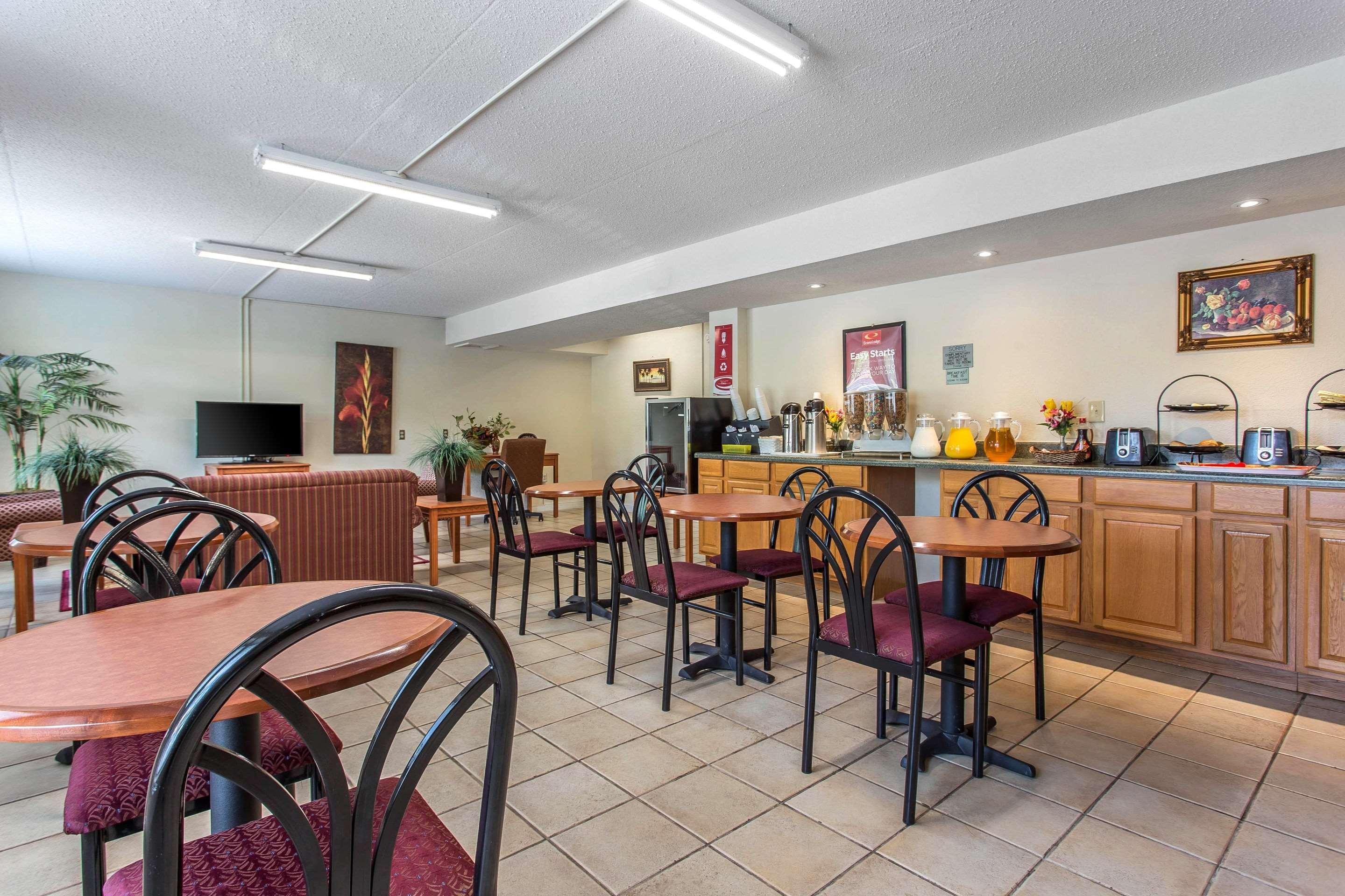 Econo Lodge & Suites Southern Pines Exteriör bild