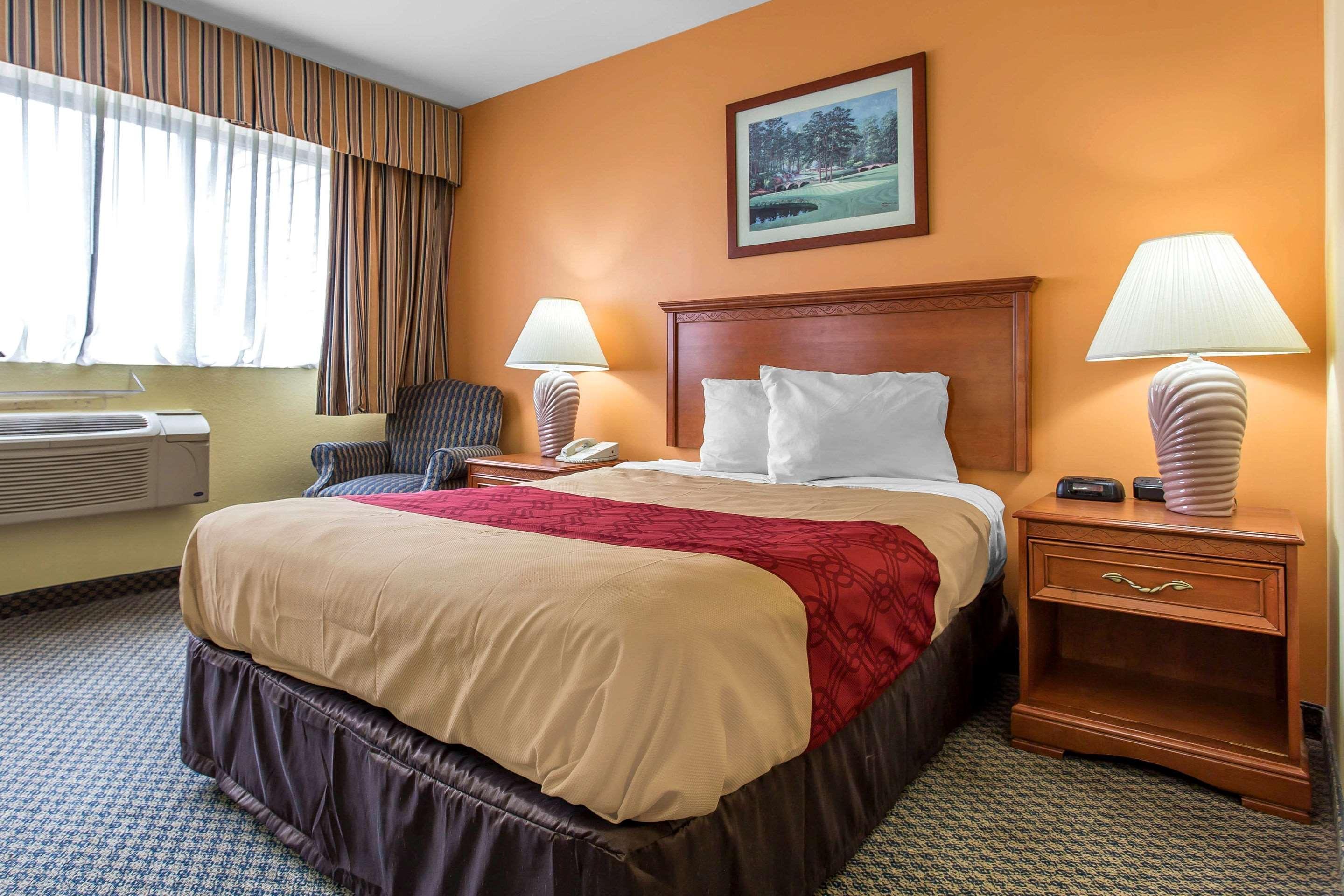 Econo Lodge & Suites Southern Pines Exteriör bild