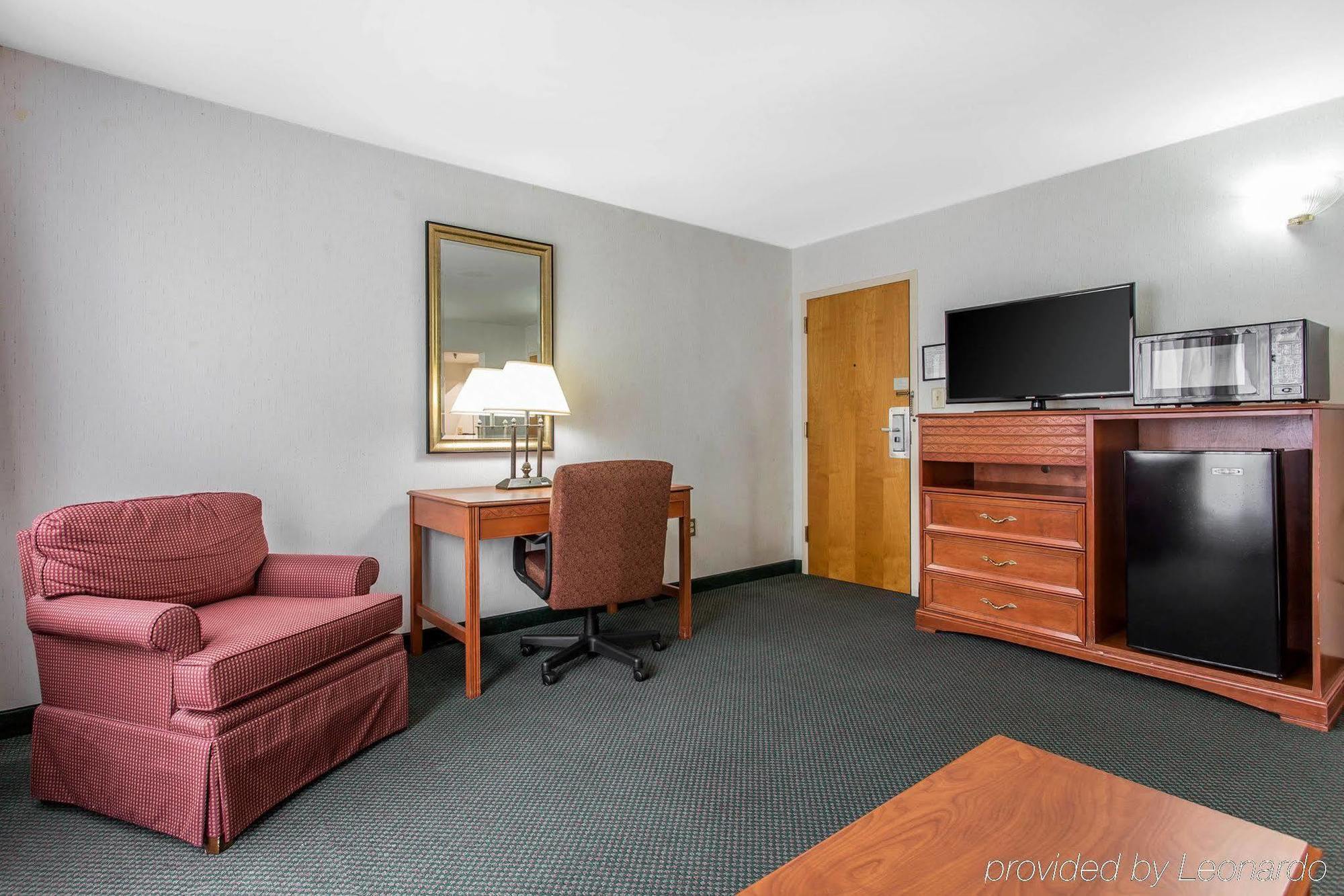 Econo Lodge & Suites Southern Pines Exteriör bild